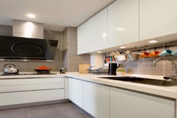 2024整體櫥柜定制怎么做？如何避免廚房定制櫥柜使用周期變短？