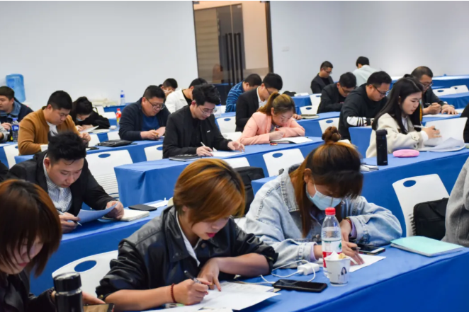 2021歐蒂尼家居第一期新商培訓考試現場