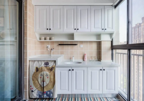 全屋定制家具加盟:定制陽臺柜子